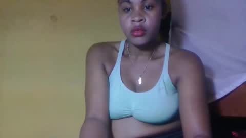 zoelinem online show from March 18, 6:46 pm