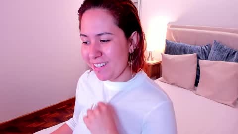 Snapshot of zoes_mile chatting on January 13, 10:58 am Zoes online show from January 13, 10:58 am