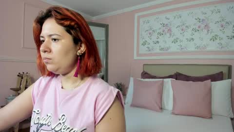 Snapshot of zoes_mile chatting on February 25, 11:10 am Zoes online show from February 25, 11:10 am