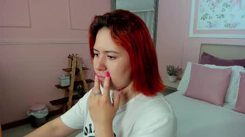 Snapshot of zoes_mile chatting on February 26, 11:11 am Zoes online show from February 26, 11:11 am