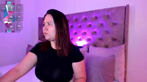 Snapshot of zoes_mile chatting on October 16, 11:35 am Zoes online show from October 16, 11:35 am