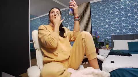 Zoey online show from November 4, 5:18 pm