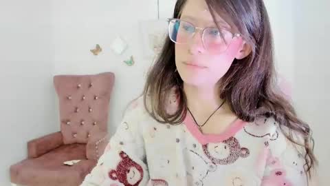 Alicie online show from November 25, 1:02 pm