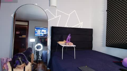 zpzphot online show from April 3, 8:51 pm