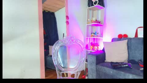 zully_green online show from August 7, 4:41 am