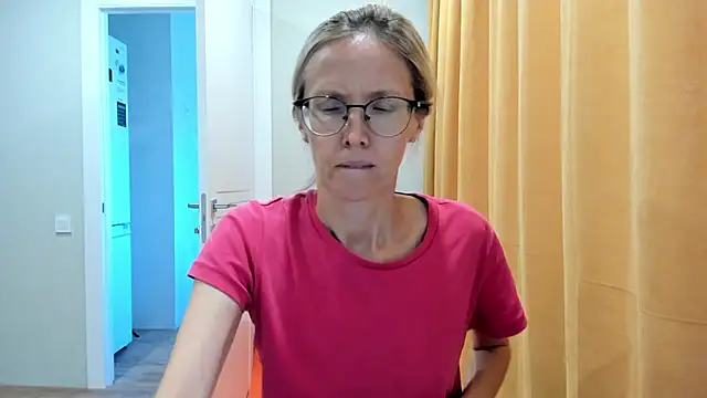 angelmommu online show from September 21, 8:02 am