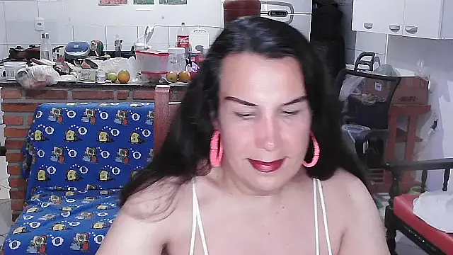 LauraVicttoria361215 online show from December 23, 1:09 am