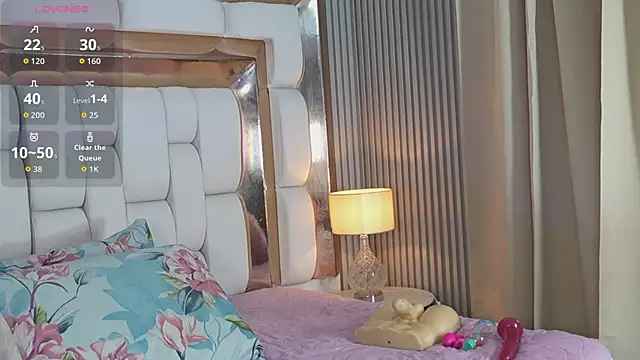 kinkylittlegirll online show from April 15, 3:07 am