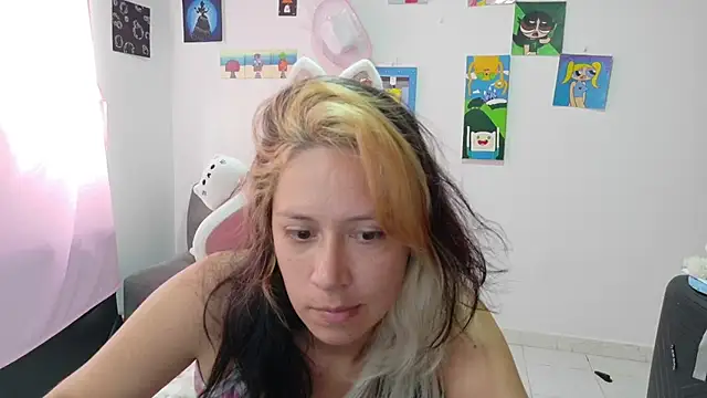 MommyMiaWs online show from March 11, 3:58 pm