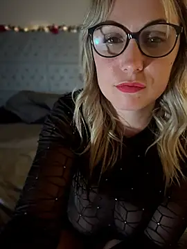 Leanymphoo online show from March 20, 9:30 pm