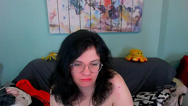 EverlyRays online show from April 22, 4:26 pm