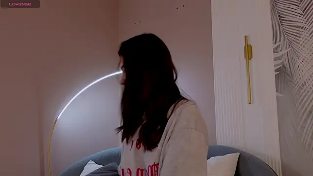 Marie Diaze online show from May 17, 5:17 am