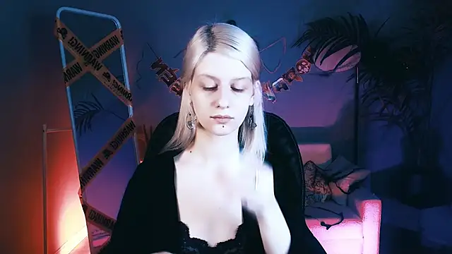 Noah ElmerX online show from November 1, 9:19 pm