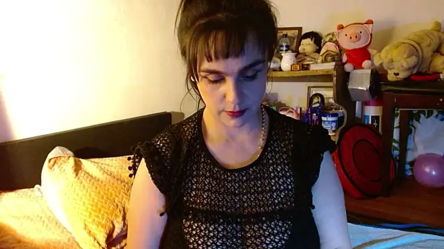 collette beaufoy  online show from February 17, 7:29 am