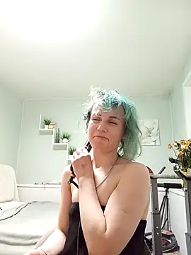 Linda Gregory online show from December 17, 2:38 am