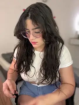 Lia flowers online show from February 9, 11:18 pm