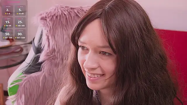 VivianLy  online show from April 20, 10:29 am