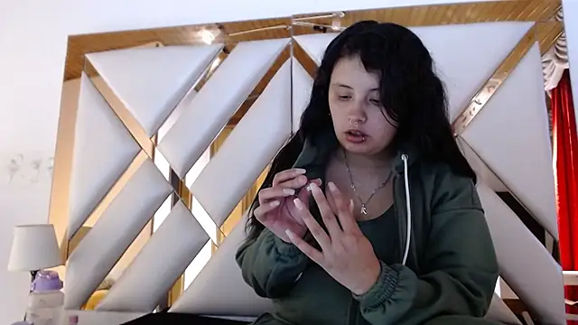 nathaly low1 online show from February 24, 1:10 pm