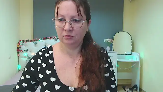 VanessaHotts online show from February 28, 6:24 am