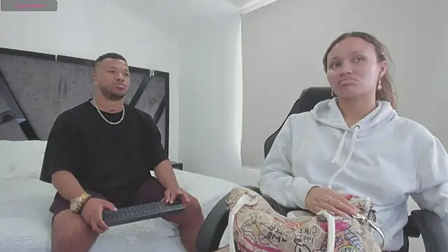 AnnieAndStefan online show from November 1, 3:16 pm