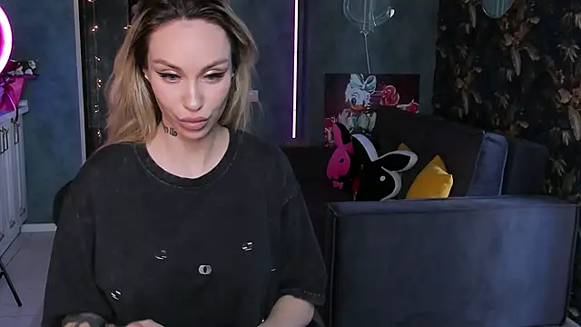 Blckmirrorr online show from September 25, 6:45 am