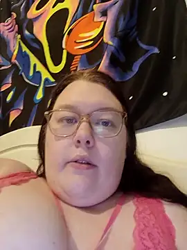 Sexycurvyemilyy online show from December 16, 9:31 pm