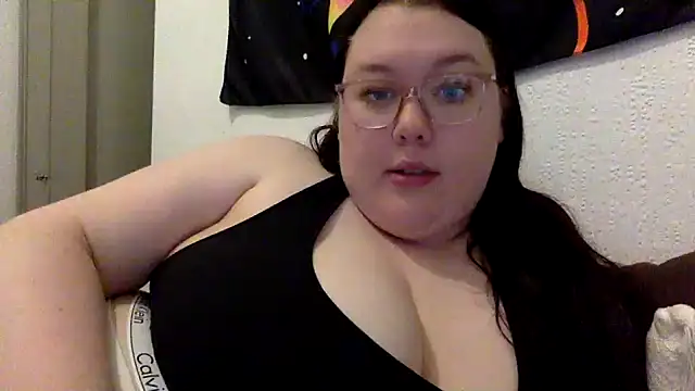 Sexycurvyemilyy online show from February 7, 10:57 pm