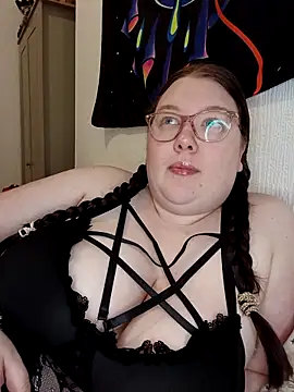 Sexycurvyemilyy online show from March 14, 10:33 pm