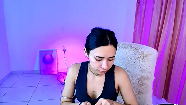 AmyOlimpo online show from February 12, 11:17 pm