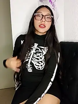 Snapshot of Umaru_uwu chatting on October 31, 7:45 am Umaru uwu online show from October 31, 7:45 am