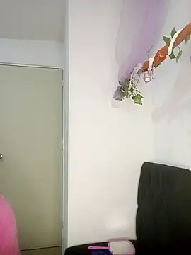 Snapshot of Umaru_uwu chatting on September 10, 10:04 am Umaru uwu online show from September 10, 10:04 am