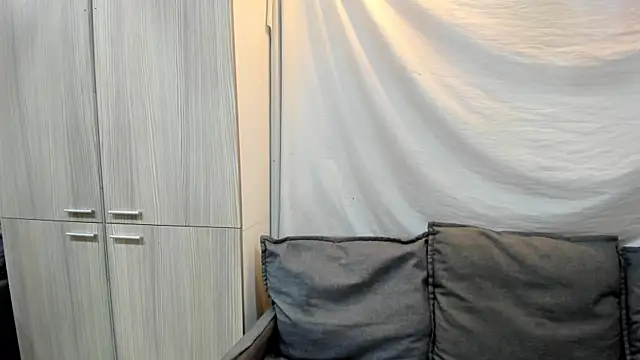 Mhelanny2 online show from April 3, 5:33 pm