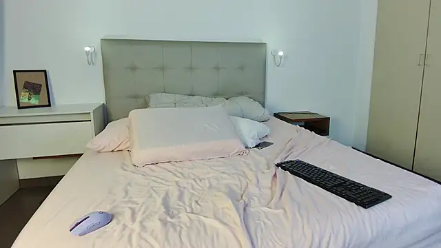 bl4ckdoll  online show from November 18, 3:18 am