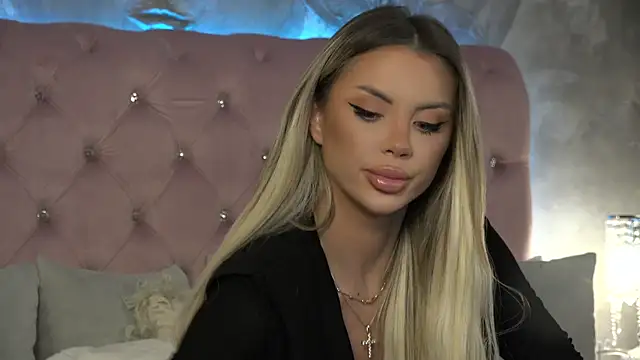 IvyRubens online show from November 11, 5:36 am