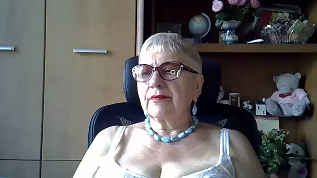 Snapshot of SweetCherry27 chatting on September 16, 5:59 am SweetCherry27 online show from September 16, 5:59 am