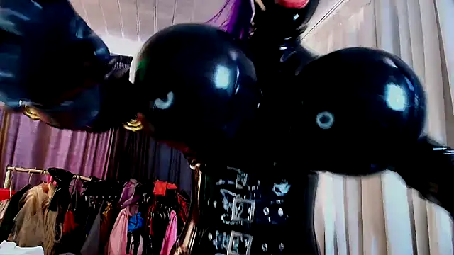 Snapshot of LatexDevil_Blondie chatting on September 25, 2:16 pm LatexDevil Blondie online show from September 25, 2:16 pm