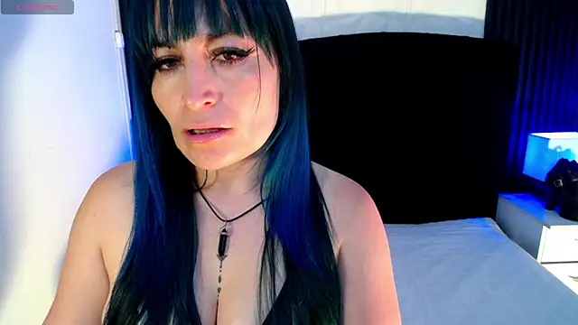 alicia moom online show from February 7, 7:40 pm