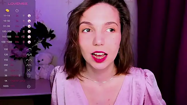 KindHazelHere  online show from April 3, 6:06 pm