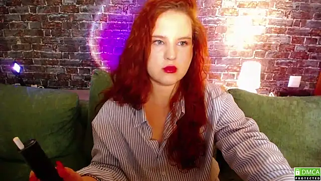 FlowerOfFreedom  online show from December 18, 5:01 am