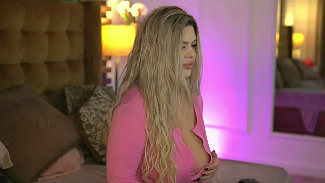 SophieBoobsX online show from November 10, 7:25 am