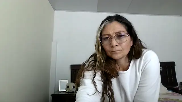 Snapshot of ruby-milf1 chatting on September 8, 11:37 pm ruby-milf1 online show from September 8, 11:37 pm