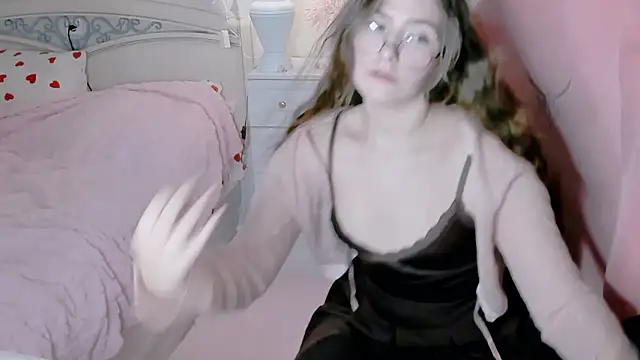 RuthMorse online show from March 3, 7:20 pm