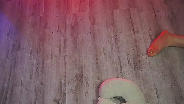 isa red hair online show from February 1, 1:37 am