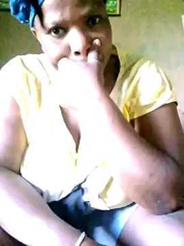 pretty-donna online show from April 12, 5:43 am