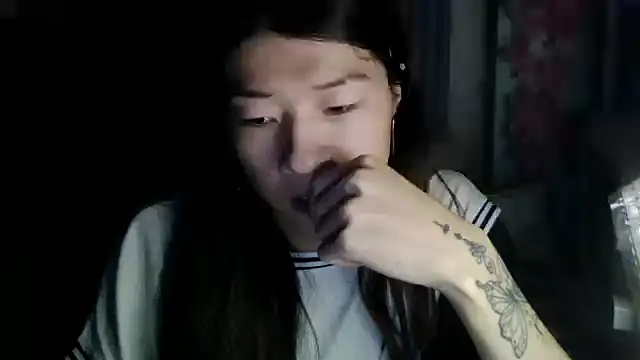 CarlyJoy online show from October 1, 4:45 pm