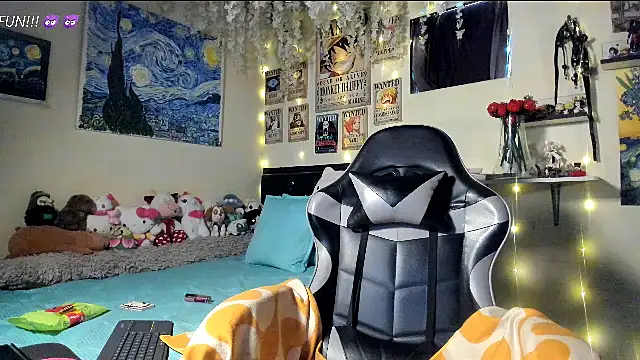 Cristal Jonasxh online show from June 1, 9:27 pm