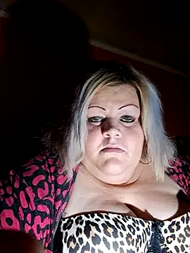 ducicsajsziii online show from October 12, 3:53 am