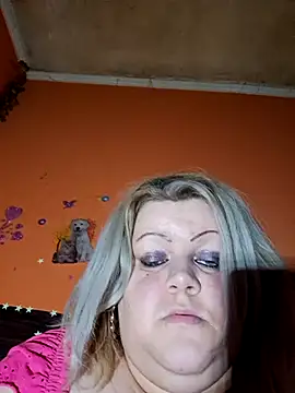 ducicsajsziii online show from February 8, 9:50 pm