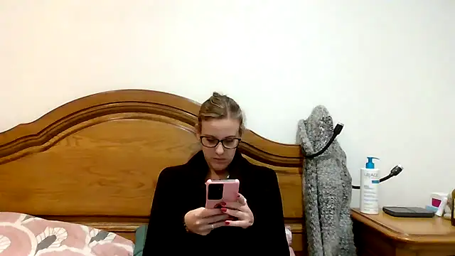 Madame Callie online show from November 23, 5:58 pm