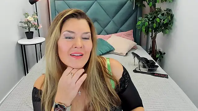 Adele Russo online show from September 18, 4:38 pm